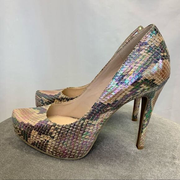 𝅺nwob BCBGeneration iridescent snake print high heels size 7 - Picture 4 of 9